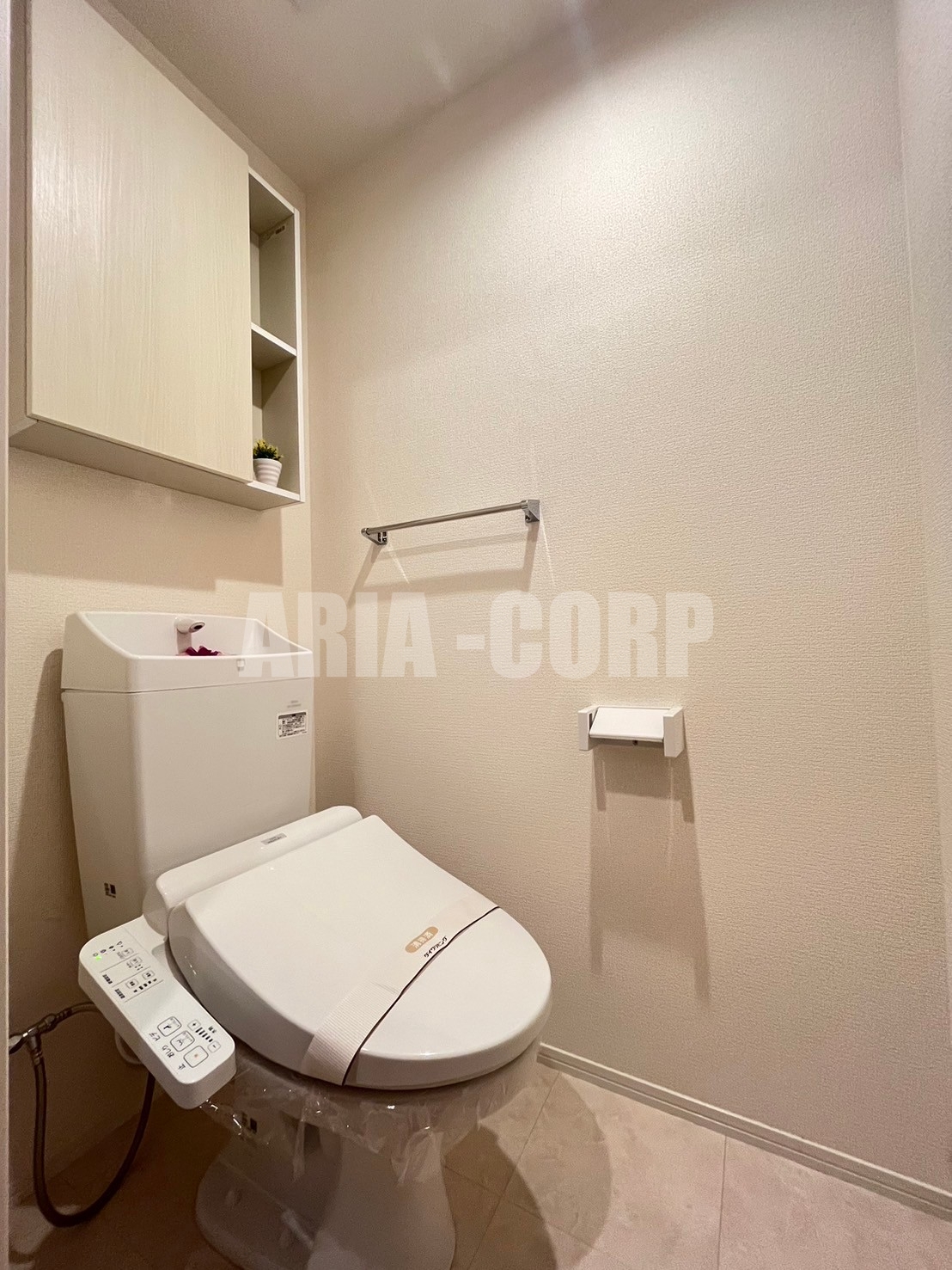 トイレ　温水洗浄便座標準装備です♪