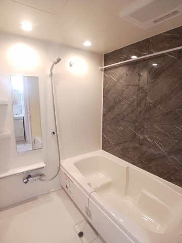 バス・シャワールーム　ゆったり過ごせるお風呂です