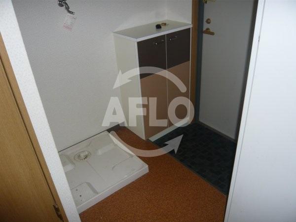 洗面設備　ラ・フォンテ新町　洗濯機置き場