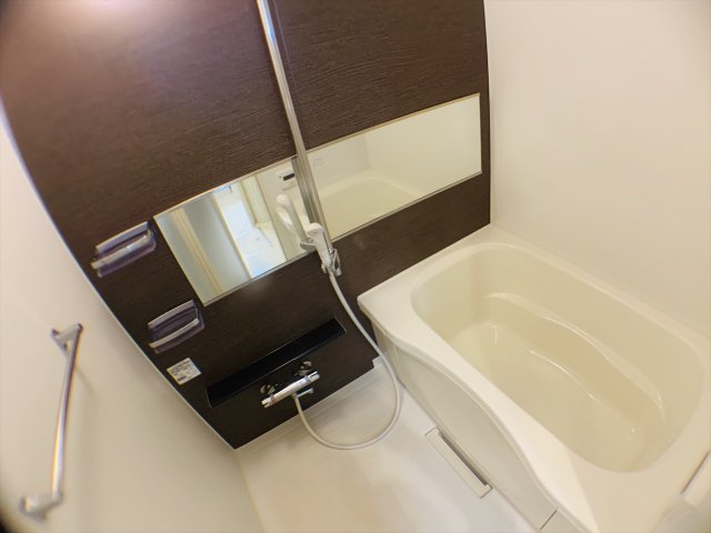 バス・シャワールーム　浴室乾燥機付きで便利！