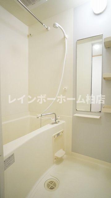 バス・シャワールーム　きれいなお風呂です