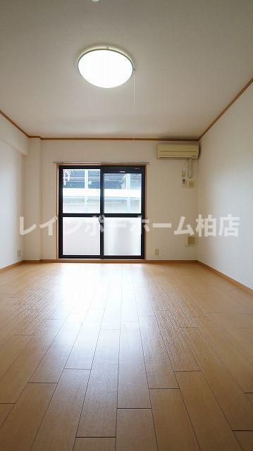 居室・リビング　ゆったりとした居間です