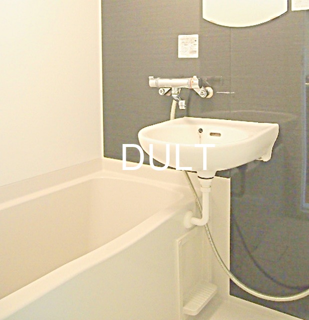 バス・シャワールーム　バスルームです。