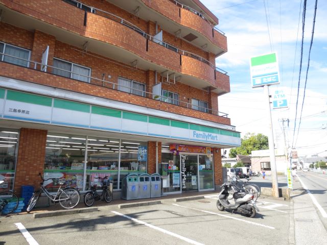 コンビニ　ファミリーマート（コンビニ）まで460m