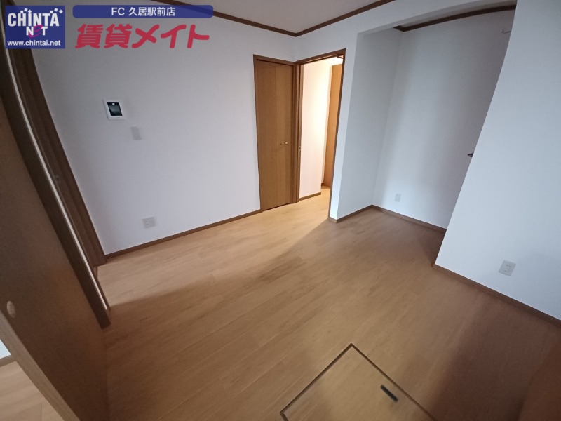 居室・リビング　同型参考写真