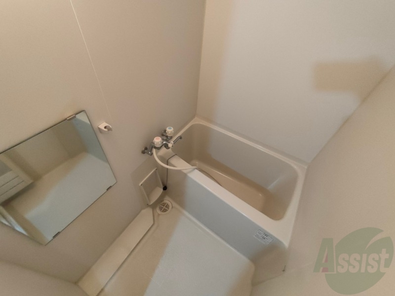 バス・シャワールーム　お風呂になります。一日の疲れを癒してくださいね。