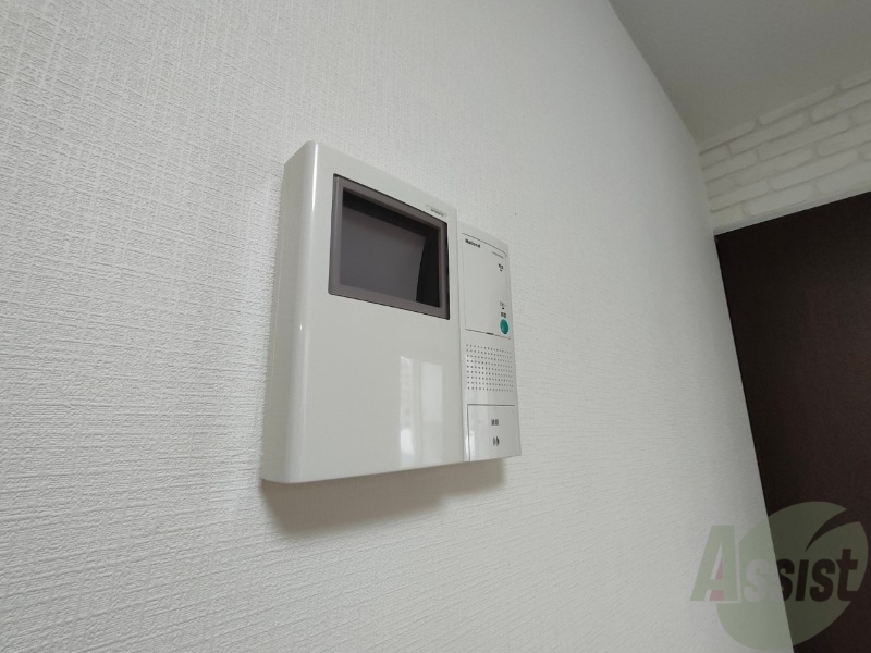 セキュリティ　モニタ付インターホンです。セキュリティ面も安心ですね！