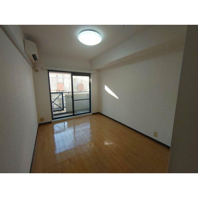 居室・リビング　現地照明ない可能性がございます。