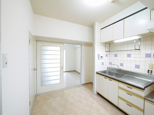 居室・リビング　ご家族で団らん出来るダイニングキッチンです。