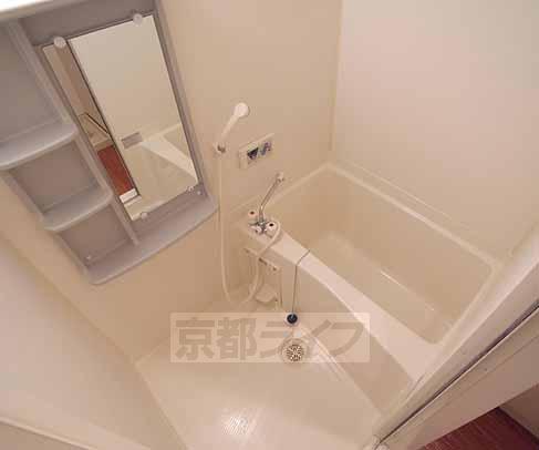 バス・シャワールーム　ゆったり浸かれます。