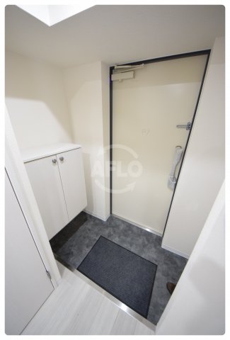 玄関　BADGE鶴橋　玄関