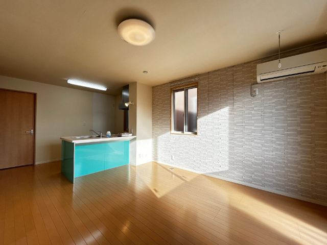 居室・リビング　写真は反転タイプＢ２０２号室参照