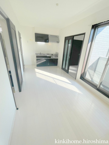 居室・リビング　写真は別号室となります。