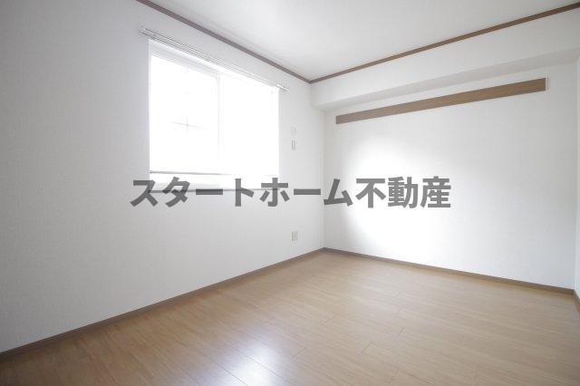 その他部屋・スペース　使い勝手のいい寝室です