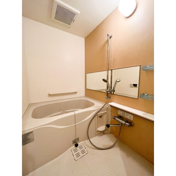 バス・シャワールーム　清潔感のある浴室です！