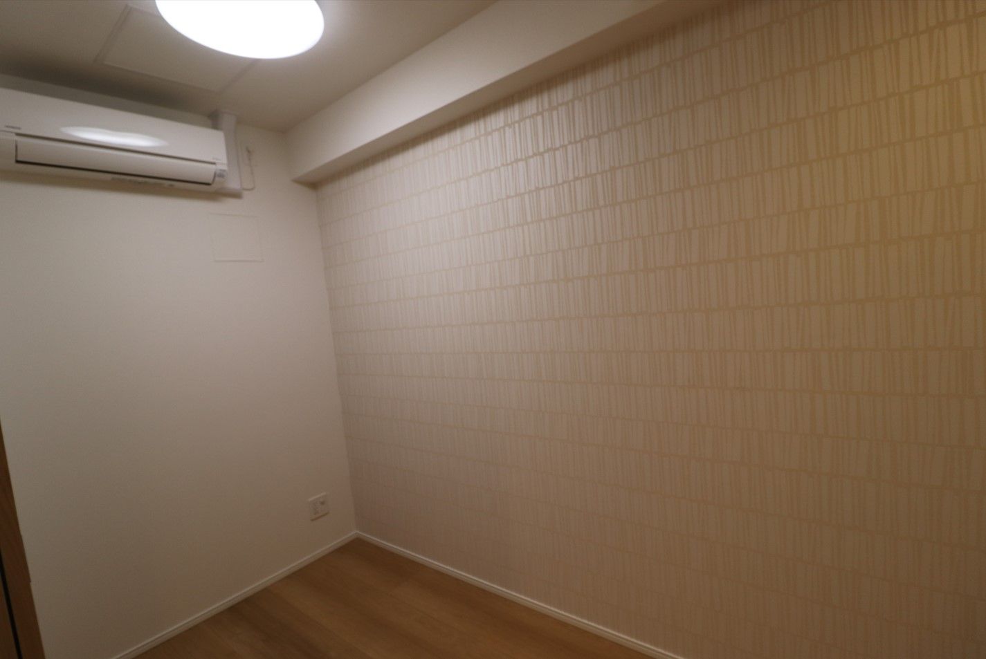 居室・リビング　広々とした洋室です