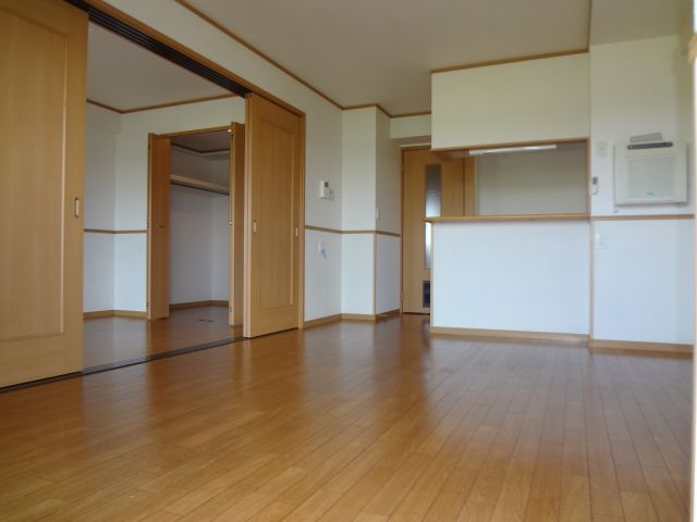 居室・リビング　カウンターキッチンです