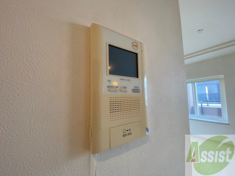 セキュリティ　ＴＶモニター付インターホンです。来客者の顔が見えるので安心！