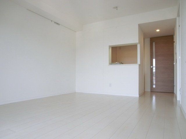 居室・リビング　１２．５帖の奥行きのあるリビング