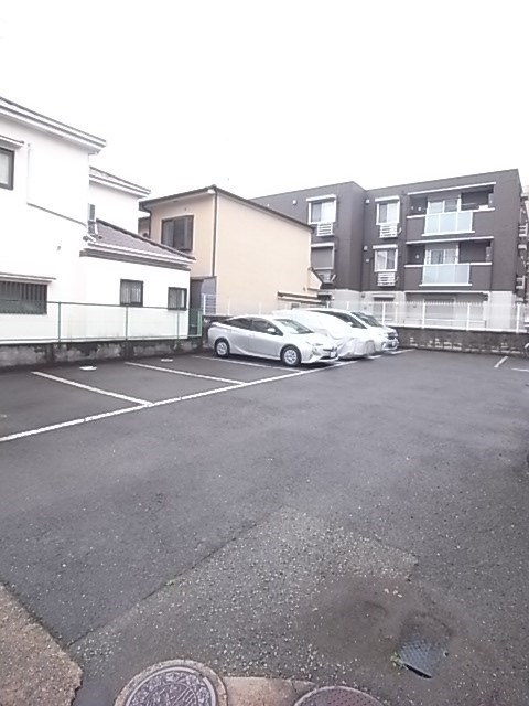駐車場　車をお持ちの方に嬉しい駐車場付きの物件です