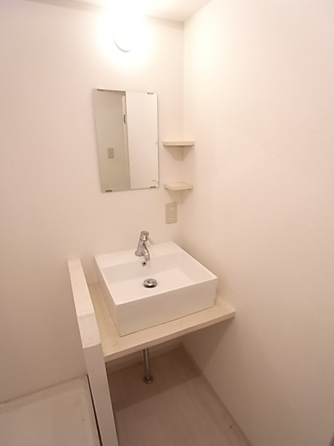 洗面設備　コンパクトで使いやすい洗面所