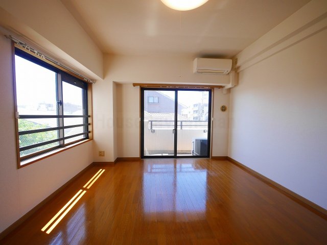 居室・リビング　※反転タイプ