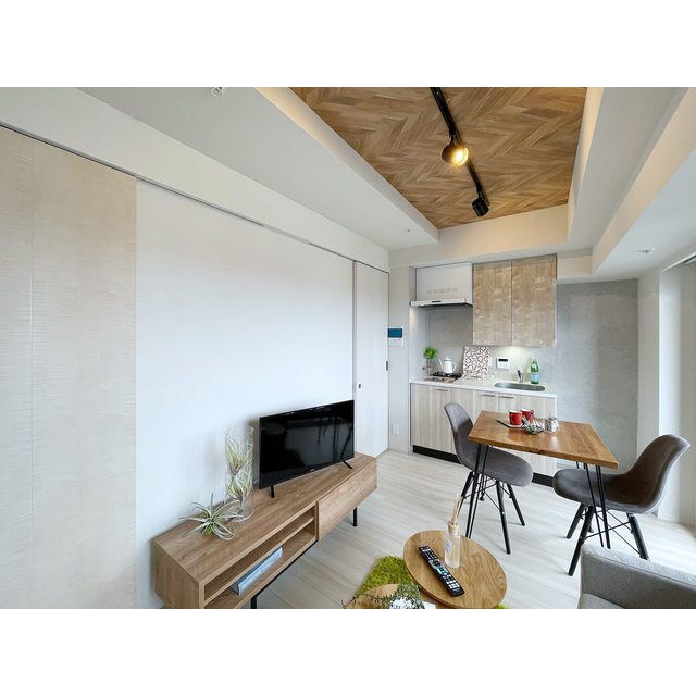 居室・リビング　家具・家電の備え付けはありません