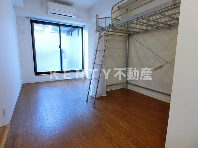 その他部屋・スペース　広くて明るい寝室