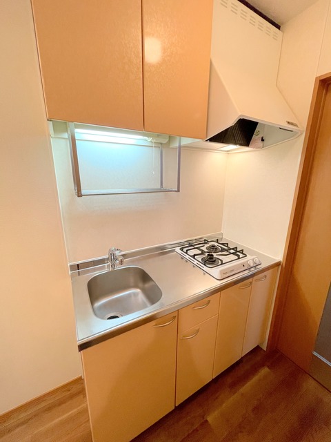 キッチン　★お料理がはかどるガス２口付きシステムキッチン★