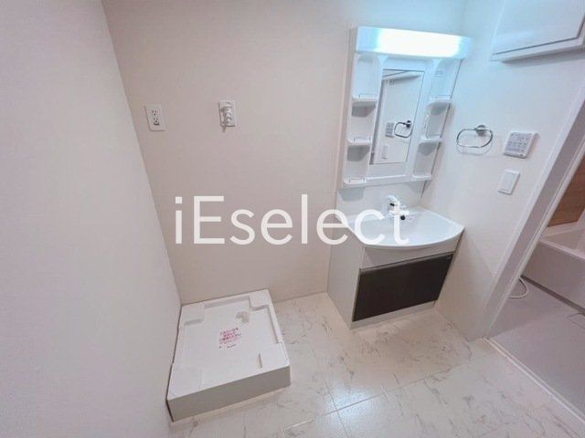 洗面設備　朝の忙しい時間に便利な洗髪化粧台！