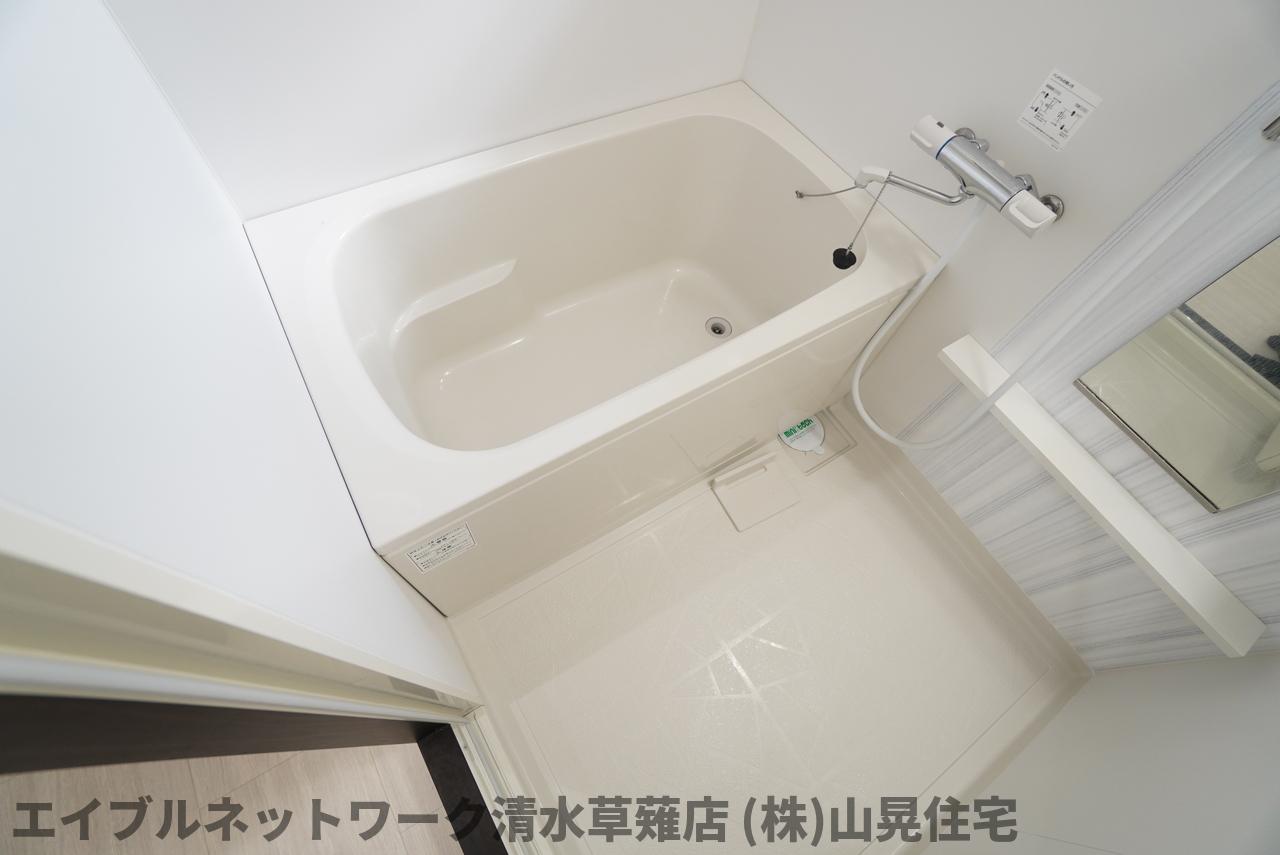 バス・シャワールーム　落ち着いた空間のお風呂です