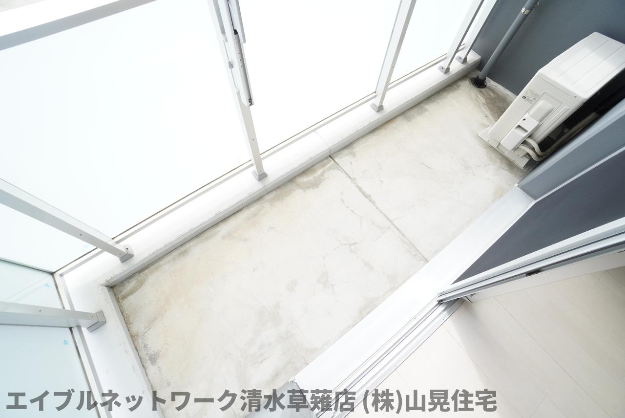 バルコニー　開放的で明るい空間を演出してくれるバルコニーです