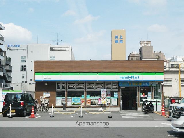 コンビニ　ファミリーマート（コンビニ）まで527m