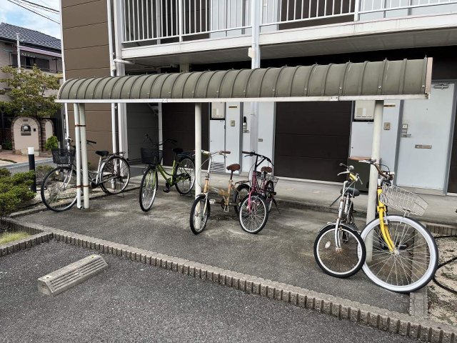 その他共有部分　屋根付き駐輪場