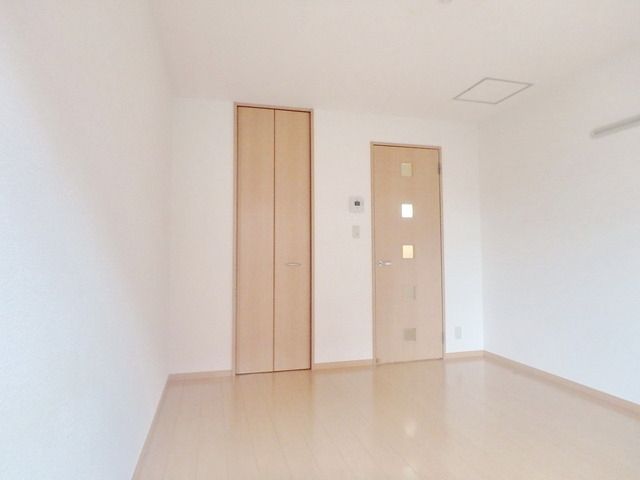 居室・リビング　☆広々洋室☆