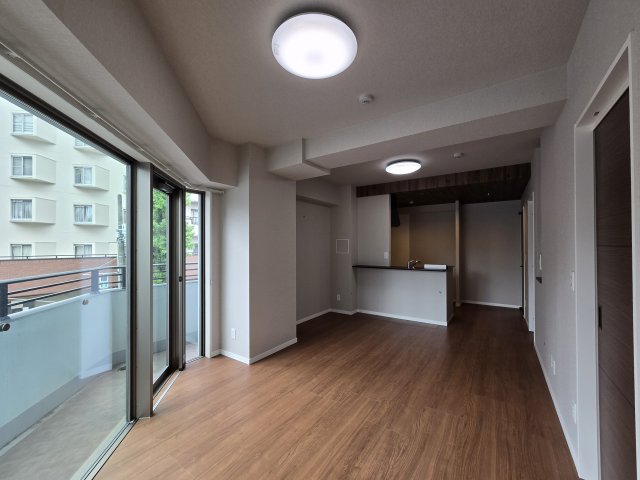 居室・リビング　RESIDENCE TACHIBANA