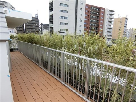 バルコニー　ルーフバルコニー付き
