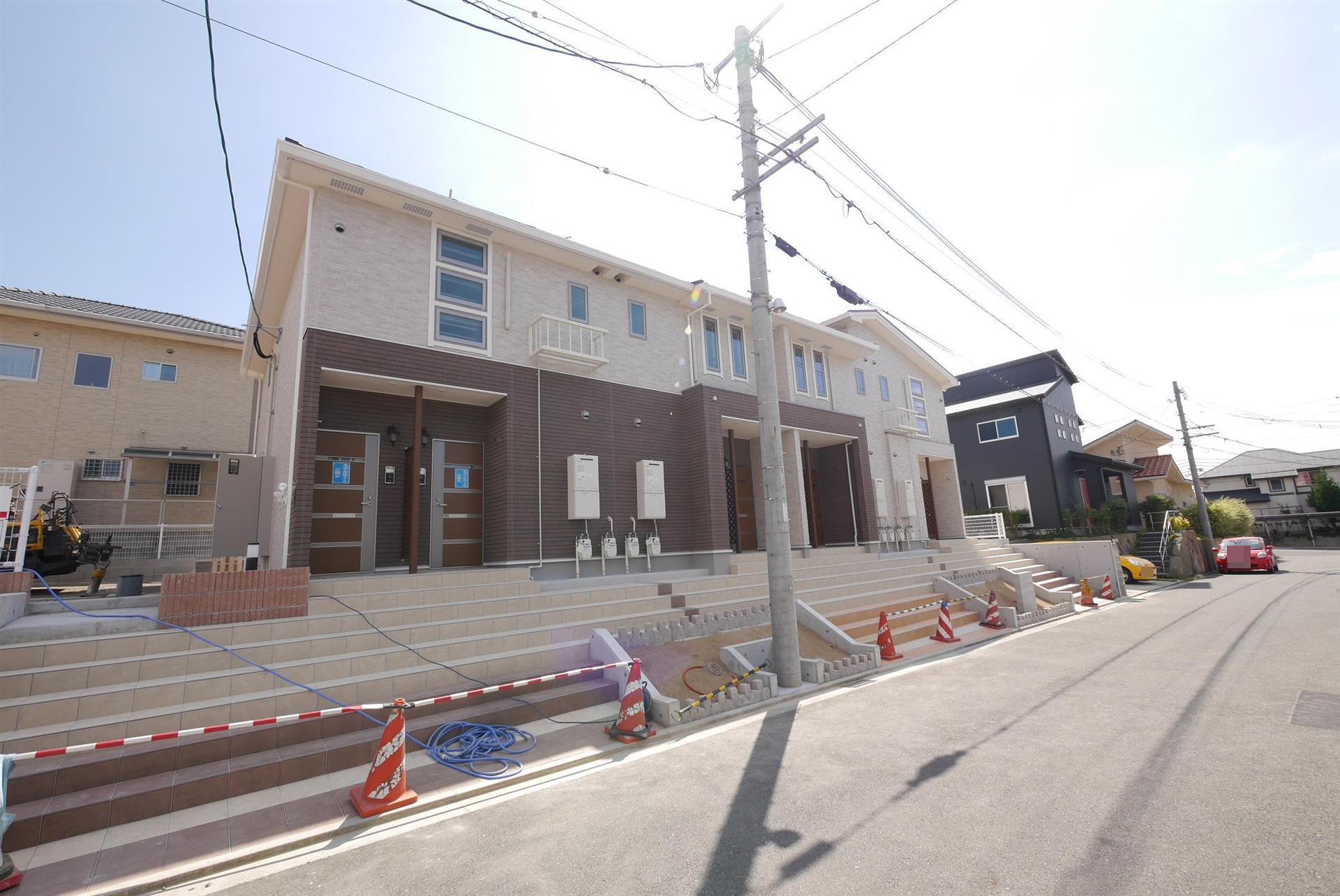 建物外観　建築中！9月下旬入居開始予定。