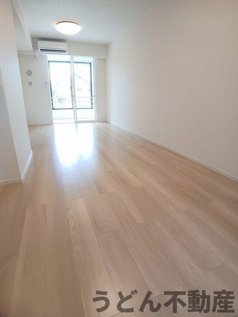 居室・リビング　うどん県のお部屋探しはうどん不動産へ うどんちゃんとLINE