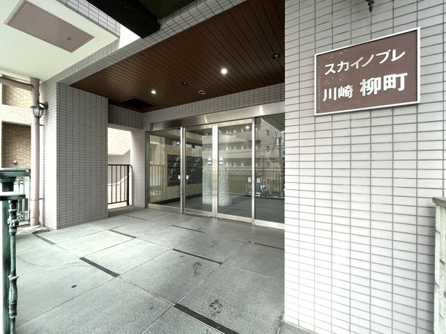 エントランス　清潔なエントランスです
