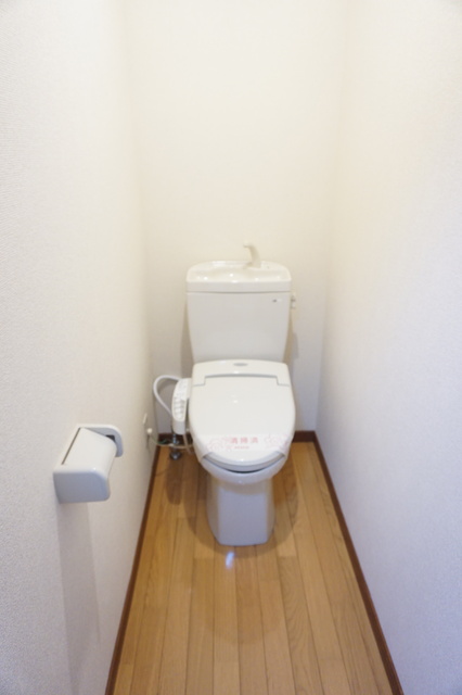 トイレ　温水洗浄便座※同タイプ参考写真