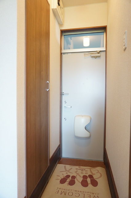 玄関　玄関※同タイプ参考写真