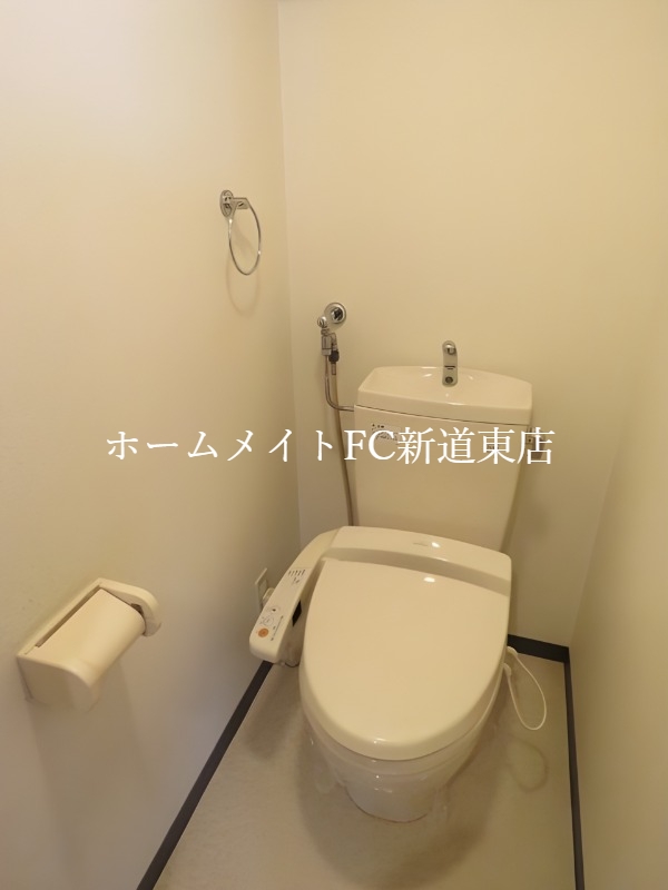トイレ　シャワー付トイレ