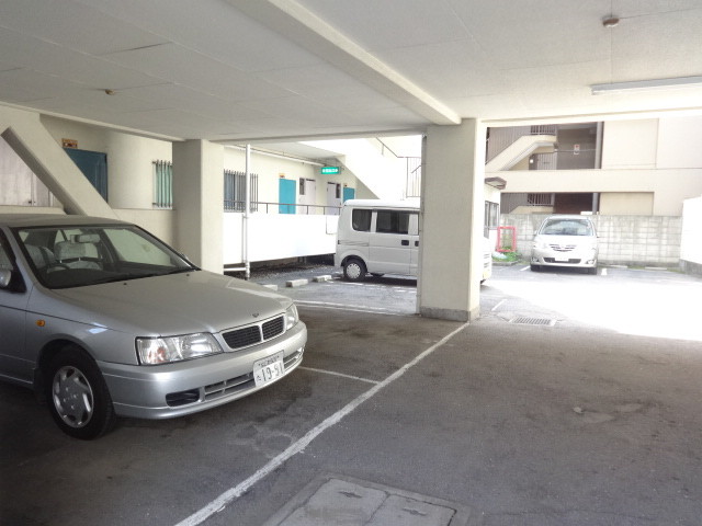 駐車場　駐車場完備です。お問い合わせくださいませ。
