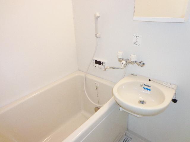 バス・シャワールーム　トイレとお風呂は別です。ゆっくりどうぞ☆