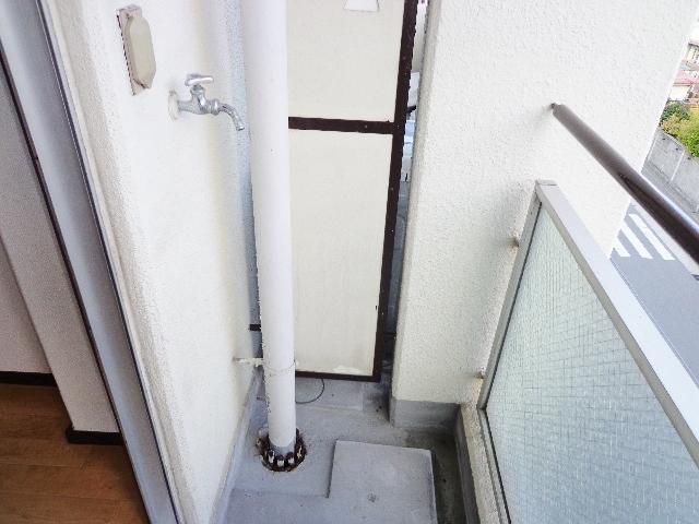 バルコニー　洗濯機はベランダになります。