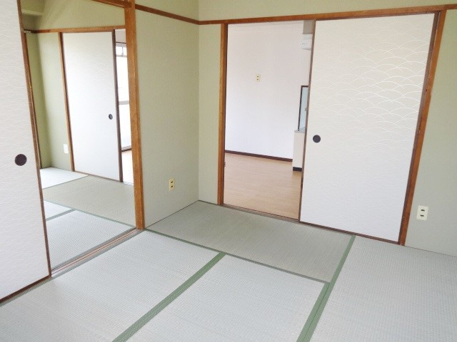 ロビー　和室は落ち着きますよ～♪