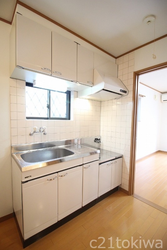 キッチン　※同建物別部屋写真です