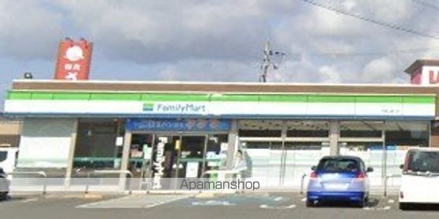 コンビニ　ファミリーマート和歌山直川店（コンビニ）まで852m