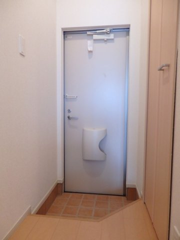 玄関　収納もある玄関です